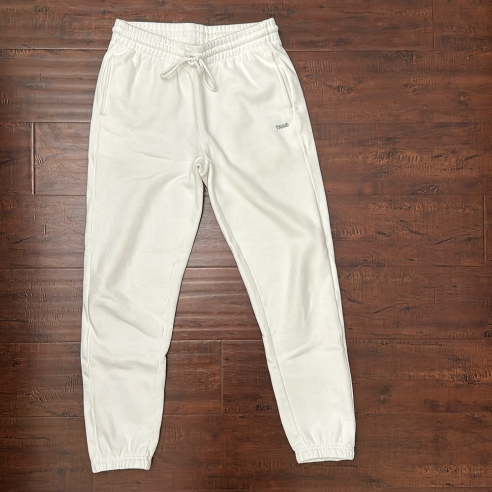 Aritzia TNA White Sweatpants in a size S Women’s Boyfriend Fit